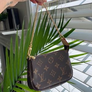 Louis Vuitton Mini Pochette Accessoires
